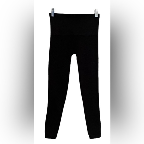 Spanx Cropped Leggings Color Black Size M - Picture 2 of 3